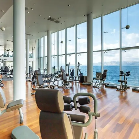 Апартаменты Awesome In With Outdoor Swimming Pool, Sauna And 3 Bedrooms *