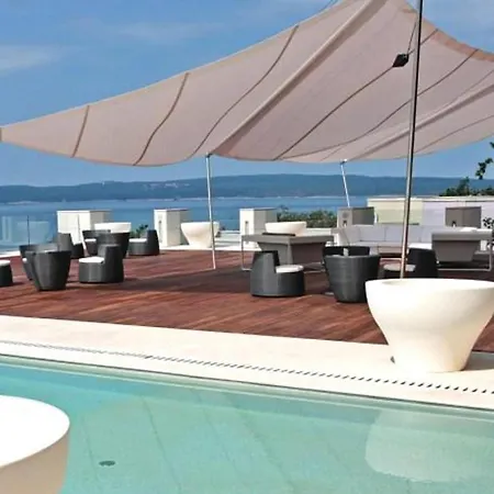 Awesome In With Outdoor Swimming Pool, Sauna And 3 Bedrooms Апартаменты