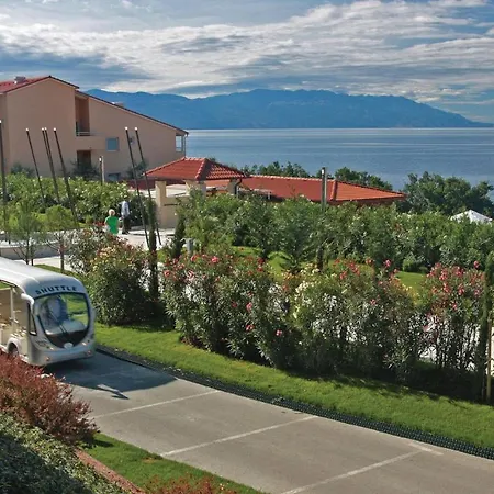 Апартаменты Awesome In With Outdoor Swimming Pool, Sauna And 3 Bedrooms *