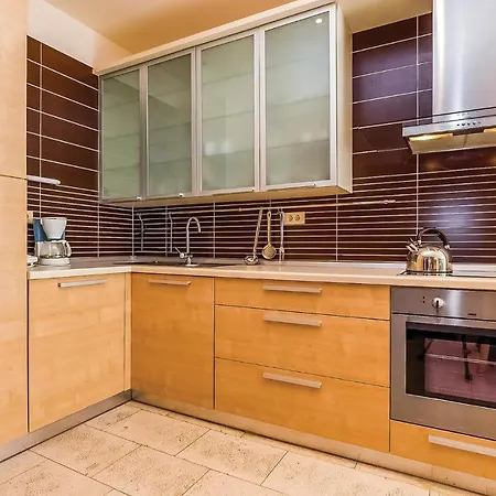 Awesome In With Outdoor Swimming Pool, Sauna And 3 Bedrooms Нови-Винодолски
