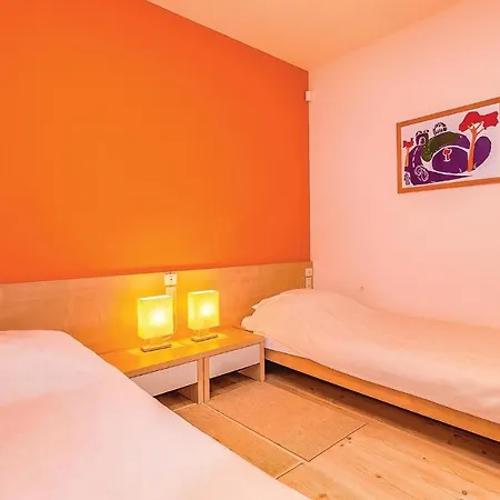 Апартаменты Awesome In With Outdoor Swimming Pool, Sauna And 3 Bedrooms