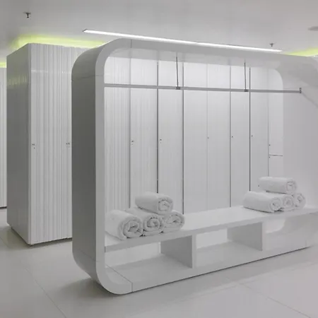 Апартаменты Awesome In With Outdoor Swimming Pool, Sauna And 3 Bedrooms *